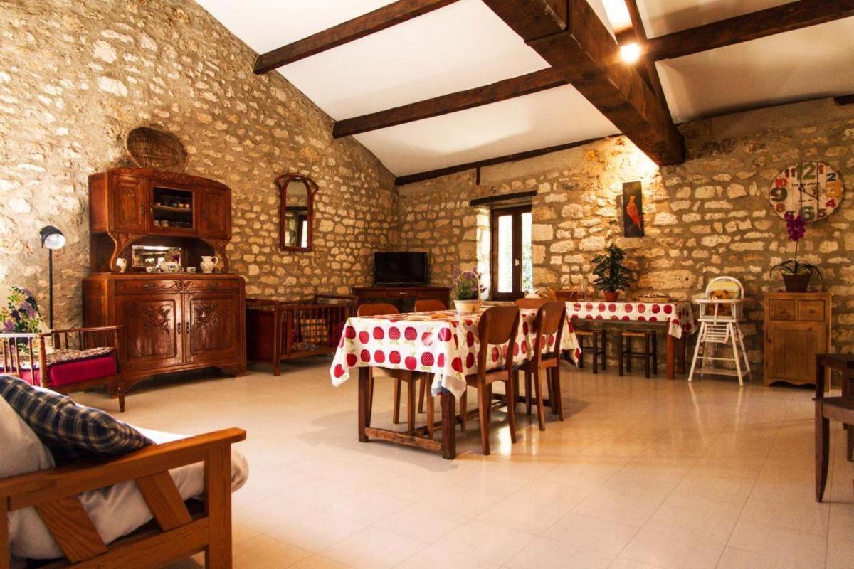 Вилла Chez Simone Senouillac Экстерьер фото
